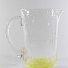 carafe d'eau en verre soufflé