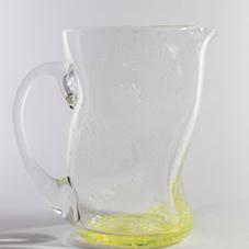 carafe à eau de forme ondulée