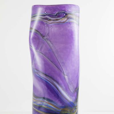 Vase Glenan en verre soufflé violet
