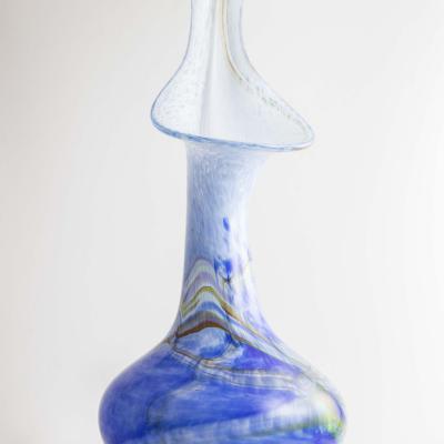 Vase serpent en verre bleu
