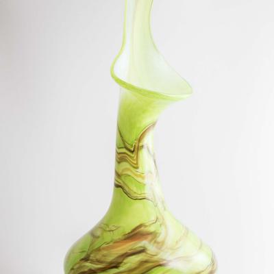 Vase serpent en verre vert