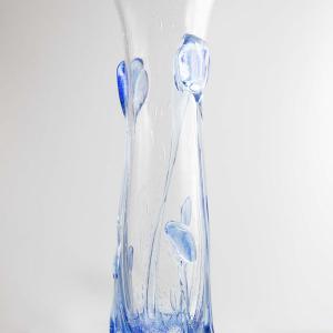 vase en verre transparent avec incrustation bleu ciel